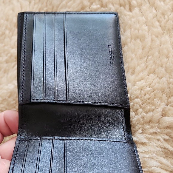 NWOT Coach Men's Black Leather Embossed Signature Bifold Wallet 🖤🎁 - Picture 7 of 14